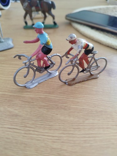 Jouet ancien lot cyclistes - 2,