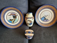 RARE LOT ASSIETTES ,PICHET, BOITE HB QUIMPER DÉCOR PERLÉ TUBÉ PORTRAITS BRETONS