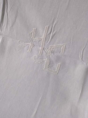 Grand drap ancien brodé - drap,