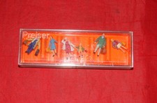 PREISER HO THE DUPONT FAMILY