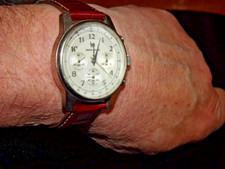 Montre LIP Chronographe proche