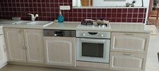 éléments de cuisine cérusé avec électroménager. Bon état.