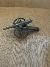 Canon ancien jouet en métal