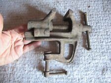 Ancien Etau Outil d'Artisan