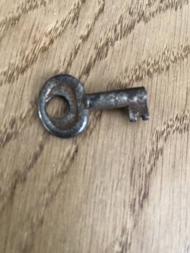 Petite clé creuse - de, cadenas