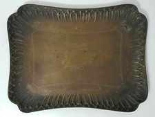 Joli petit plateau ancien en métal 15,5 cm x 20,5 cm