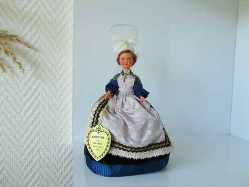 Ancienne poupee - (n°19),