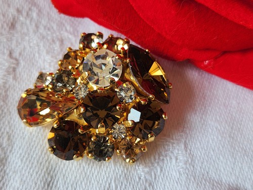 Haute couture gros bouton