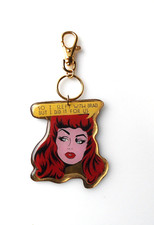 Porte clés pin up rousse style BD - 7,5 x 6,5 cm /08
