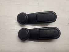 Poignée lève vitre pour