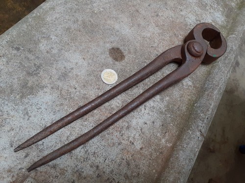 Ancienne grosse tenaille - ancienne,