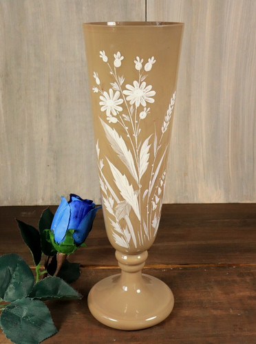 Vase ancien sur pied - pied, verre