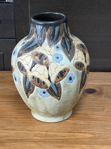 Art deco vase - art,