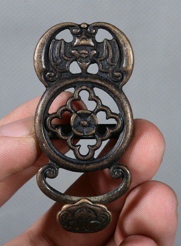 5cm old chinese bronze bat - 5.5cm,