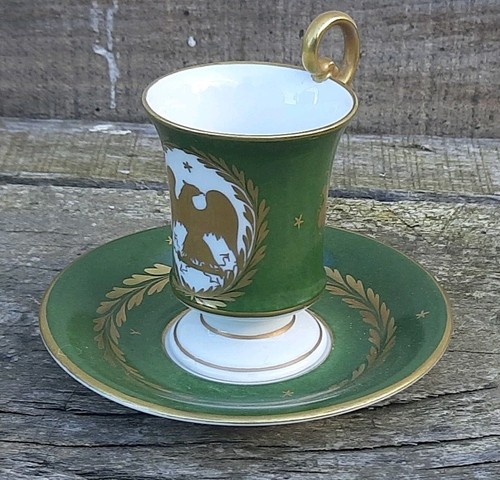 Joli tasse soucoupe - joli, et
