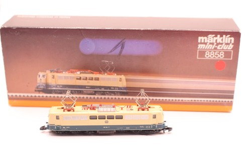 8858 locomotive 151 104 - 8858,