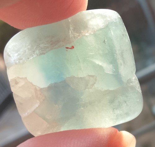 20.56gr 25x25x16mm fluorite