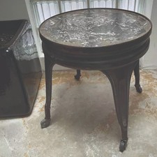 Table basse ronde en marbre zèbrée Tolix