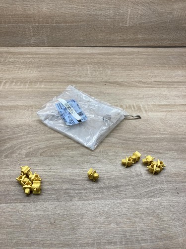 6870622 dk03904 bonnet clips - dk03904,