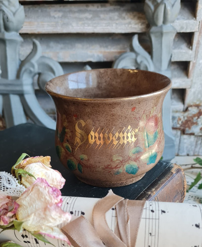 Ancienne tasse terre fer - tasse, de