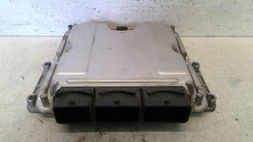 Calculateur moteur opel vivaro - calculateur,