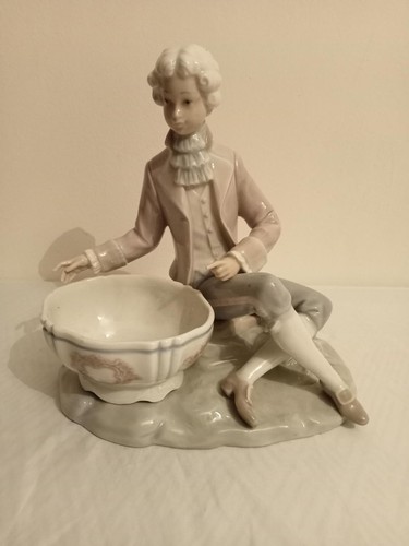 Statuette porcelaine - statuette, en
