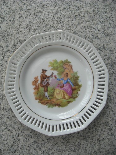 Assiette porcelaine ajouree - assiette,