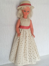ROBE DE  POUR POUPÉE CATHIE