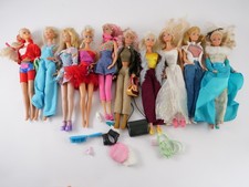 Lot de 10 Poupées Barbie Mattel Années 80/90 avec Tenues et Accessoires Vintage
