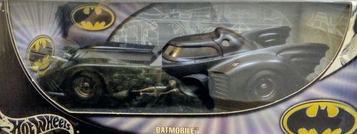 Hot wheels batmobile - hot,