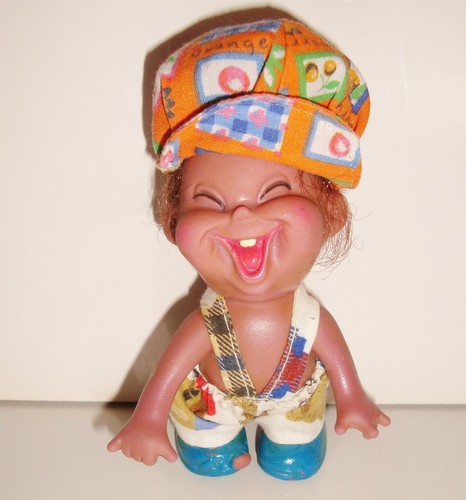 Poupée figurine pouet garçon