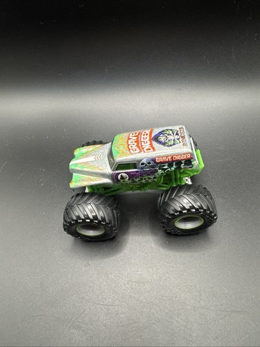 Monster jam official grave - monster,