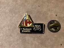 pins  CARREFOUR 9 eme Randonnees ETAMPES  velo cycles Essonne ile de France