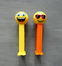 lot 2 distributeurs PEZ Emojis