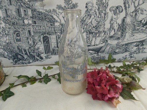 Ancienne bouteille lait - de, en
