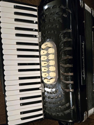 Accordion hand made - 4/5/hand, reed