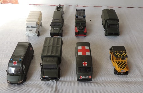 Lot véhicules militaires