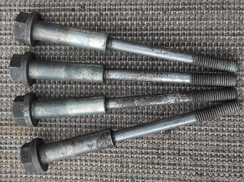 Lot boulons goujons culasse - de,