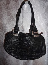 WOMEN'S BLACK GUESS PURSE
