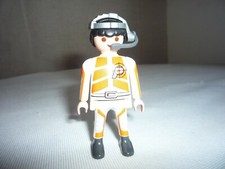 Agent Réf.4875 - Complet  