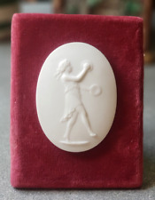 MINIATURE médaillon porcelaine SEVRES danseuse NYMPHE aux cymbales cadre VELOUR