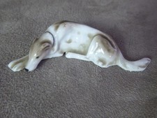 CHIEN MINIATURE en porcelaine du Japon.