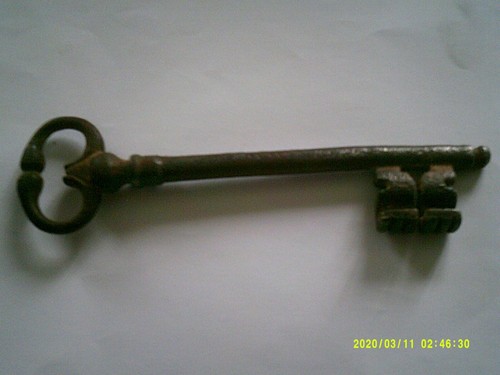 Clef ancienne cuisse - clef,