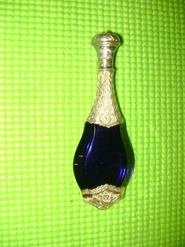 Ancien flacon sel - a, de
