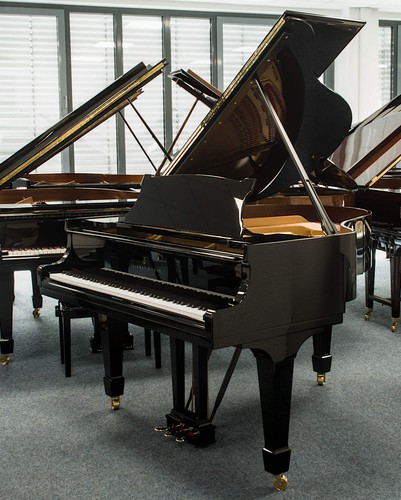 Piano queue steinway - À, &
