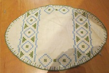 ancien napperon brodé a la
