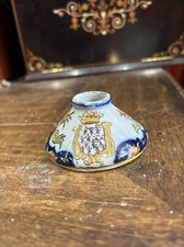 ancien petit vase en faience de rouen a decor d hermine