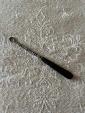Ancien crochet tire-lacet pour