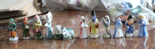 Lot feves creche santon - feves,