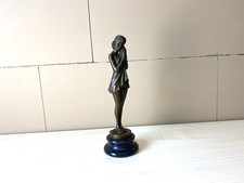 Sculpture la Fille triste en